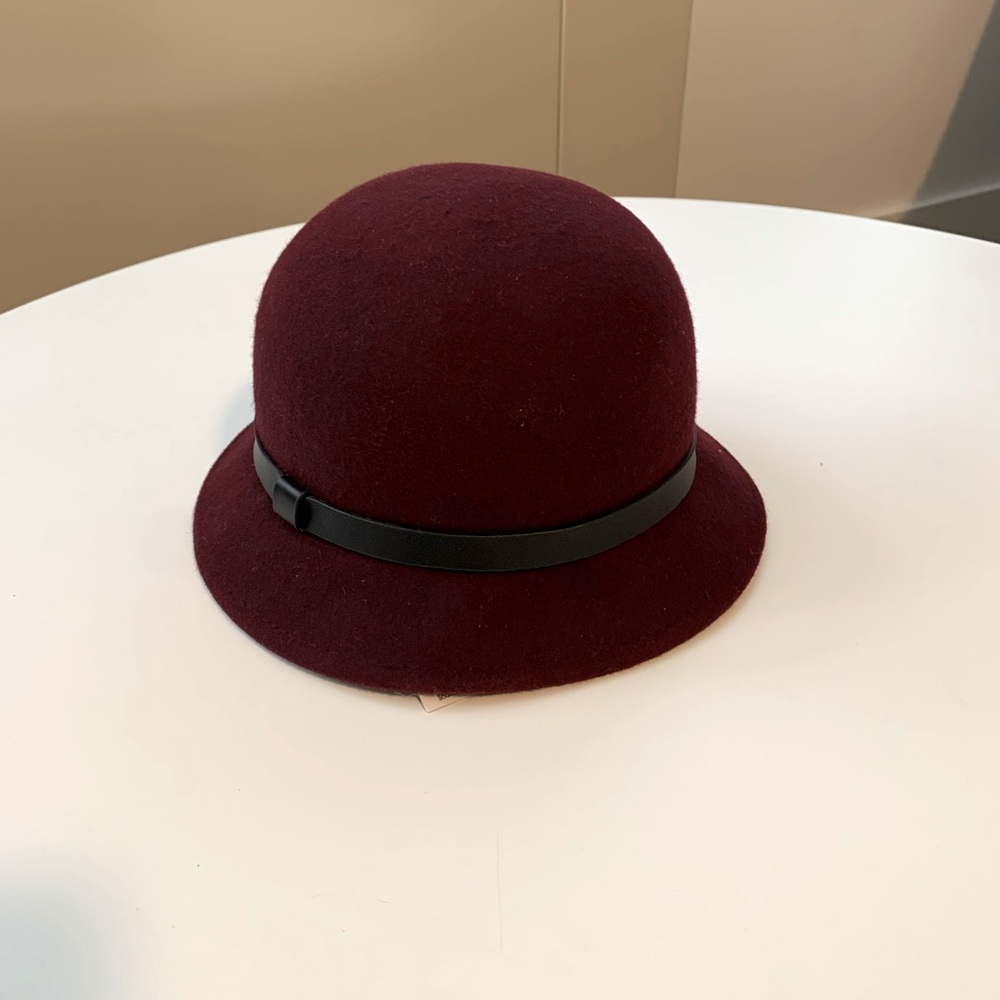 DKNY women’s wool hat